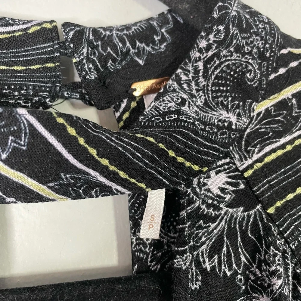 Free People Choker Neck Cutout Neckline Patterned Boho Loose Fir Blouse Small